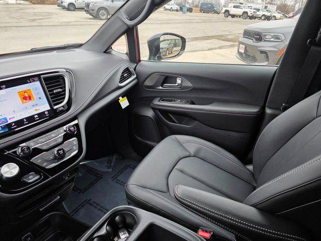 2026 Chrysler Pacifica Select AWD