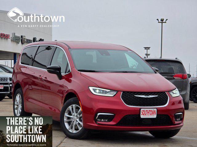 2026 Chrysler Pacifica Select AWD for sale in Indianola, IA