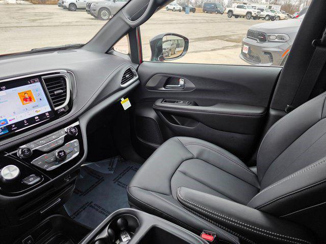 2026 Chrysler Pacifica Select AWD