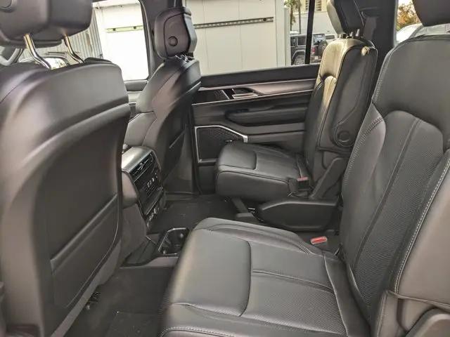 2026 Jeep Grand Wagoneer 4x4