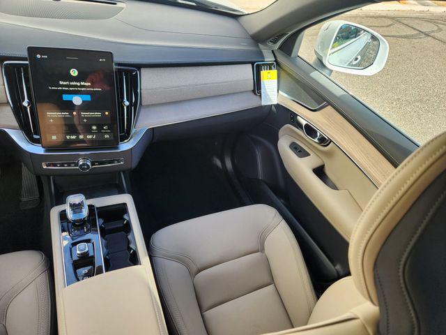 2026 Volvo XC90 Plus, B6 AWD Gas (mild hybrid), Gasoline, Bright, 7 Seats