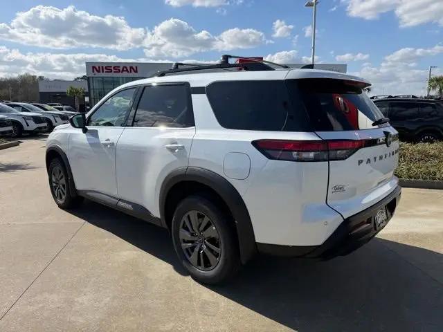 2026 Nissan Pathfinder SV