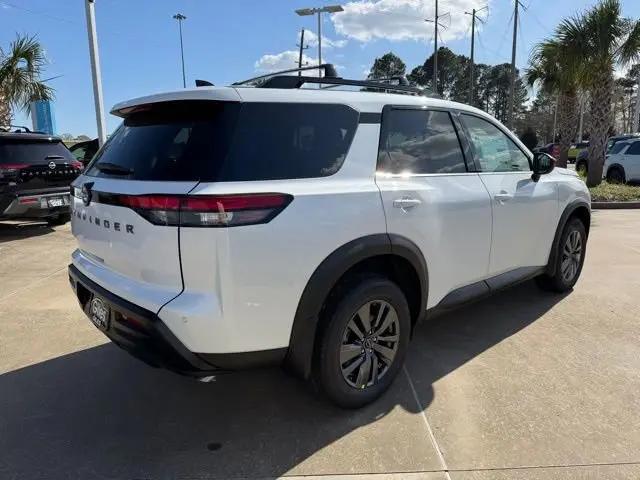 2026 Nissan Pathfinder SV