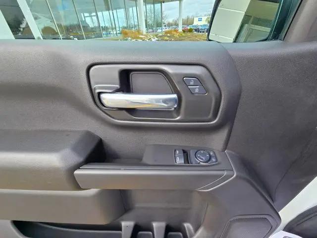 2025 GMC Sierra 1500 4WD Regular Cab Long Box Pro