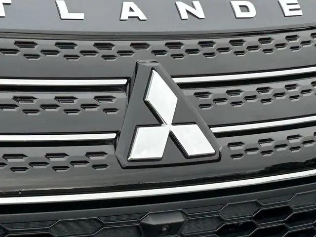2025 Mitsubishi Outlander SE Ralliart