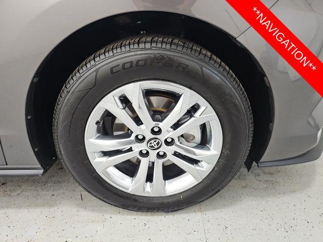 2023 Toyota Sienna Platinum - Photo 9