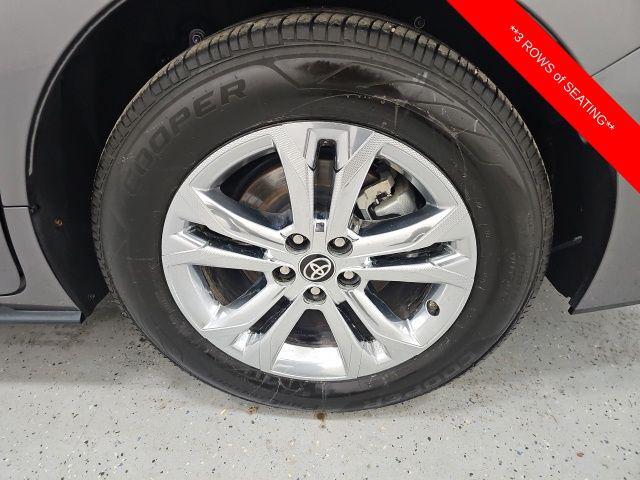2023 Toyota Sienna Platinum - Photo 11