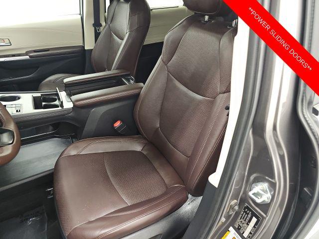 2023 Toyota Sienna Platinum - Photo 17