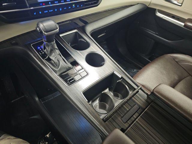 2023 Toyota Sienna Platinum - Photo 24