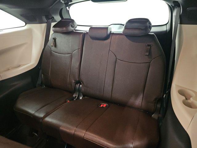 2023 Toyota Sienna Platinum - Photo 31