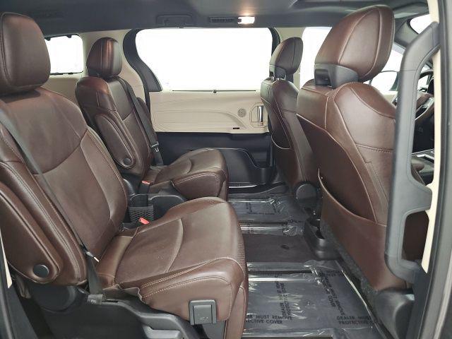 2023 Toyota Sienna Platinum - Photo 38