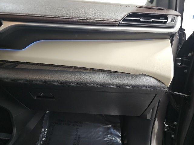 2023 Toyota Sienna Platinum - Photo 43