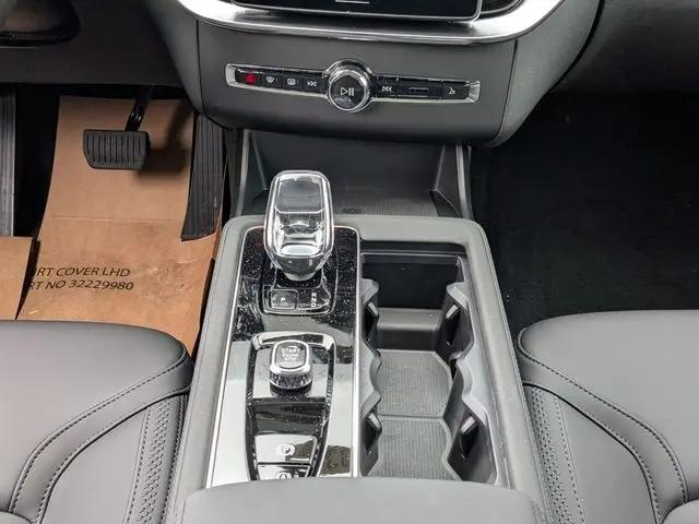 2026 Volvo XC90 Plus, B6 AWD Gas (mild hybrid), Gasoline, Bright, 7 Seats