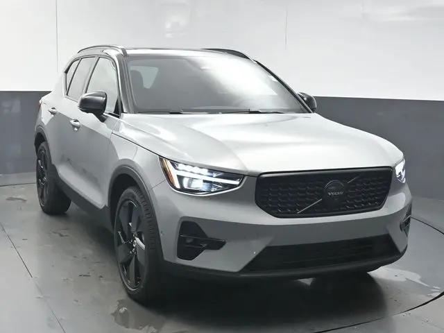 2026 Volvo XC40 Black Edition Ultra, B5 AWD Gas (mild hybrid)
