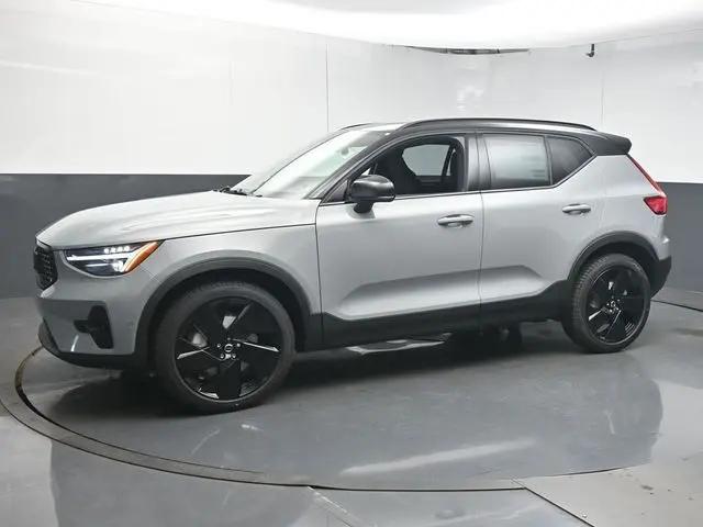 2026 Volvo XC40 Black Edition Ultra, B5 AWD Gas (mild hybrid)