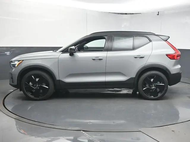 2026 Volvo XC40 Black Edition Ultra, B5 AWD Gas (mild hybrid)