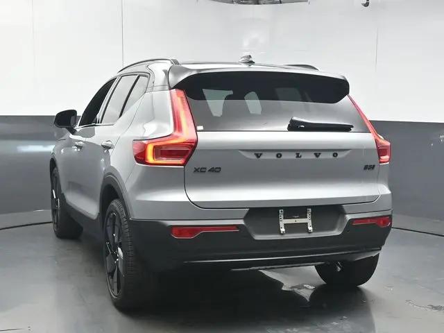2026 Volvo XC40 Black Edition Ultra, B5 AWD Gas (mild hybrid)