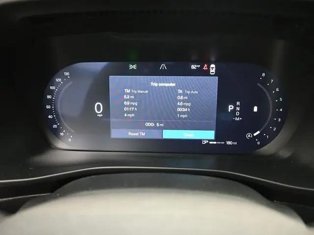 2026 Volvo XC40 Black Edition Ultra, B5 AWD Gas (mild hybrid)