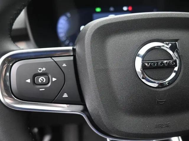 2026 Volvo XC40 Black Edition Ultra, B5 AWD Gas (mild hybrid)
