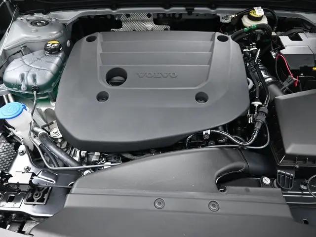 2026 Volvo XC40 Black Edition Ultra, B5 AWD Gas (mild hybrid)