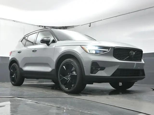 2026 Volvo XC40 Black Edition Ultra, B5 AWD Gas (mild hybrid)