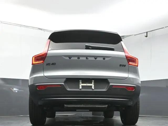 2026 Volvo XC40 Black Edition Ultra, B5 AWD Gas (mild hybrid)