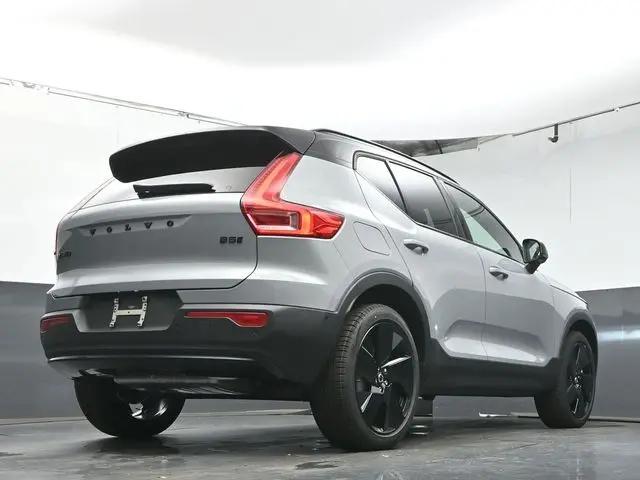 2026 Volvo XC40 Black Edition Ultra, B5 AWD Gas (mild hybrid)