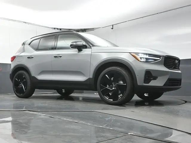 2026 Volvo XC40 Black Edition Ultra, B5 AWD Gas (mild hybrid)