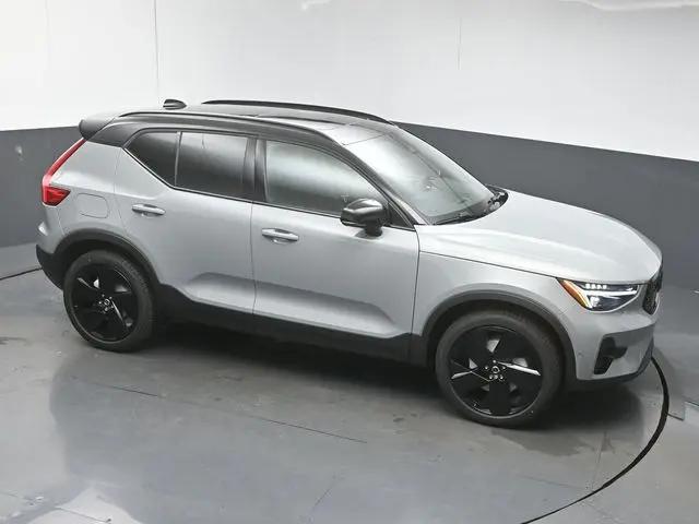 2026 Volvo XC40 Black Edition Ultra, B5 AWD Gas (mild hybrid)