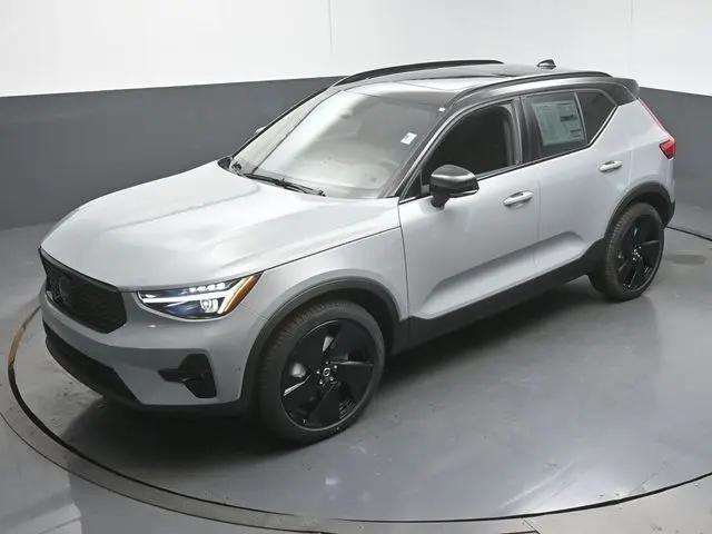 2026 Volvo XC40 Black Edition Ultra, B5 AWD Gas (mild hybrid)