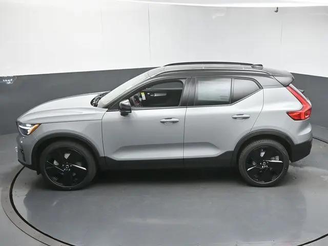 2026 Volvo XC40 Black Edition Ultra, B5 AWD Gas (mild hybrid)