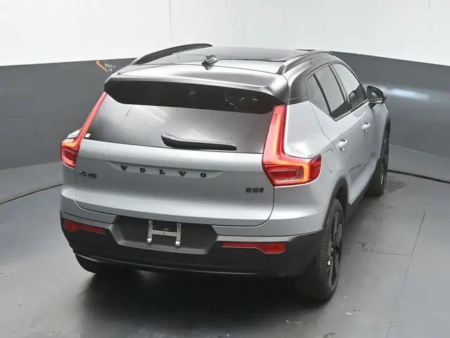 2026 Volvo XC40 Black Edition Ultra, B5 AWD Gas (mild hybrid)