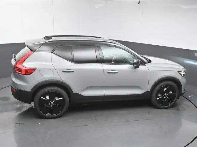 2026 Volvo XC40 Black Edition Ultra, B5 AWD Gas (mild hybrid)