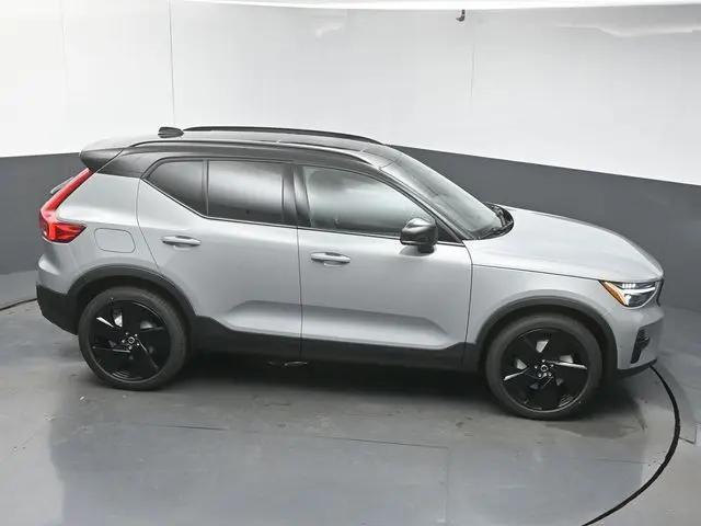 2026 Volvo XC40 Black Edition Ultra, B5 AWD Gas (mild hybrid)