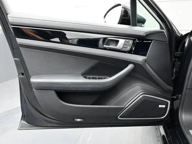 2023 Porsche Panamera 4