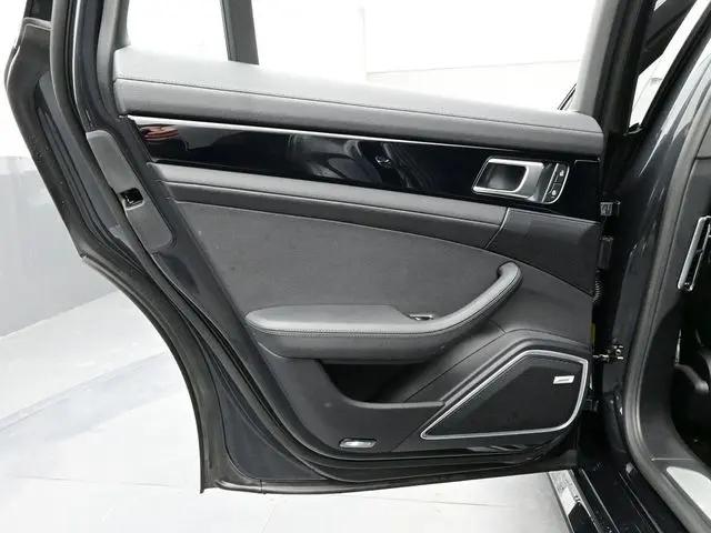 2023 Porsche Panamera 4