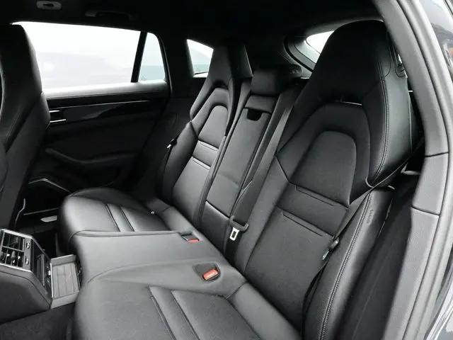 2023 Porsche Panamera 4