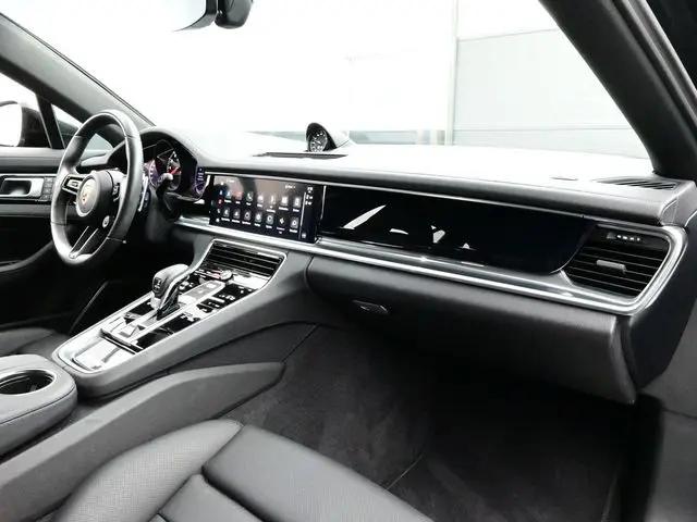 2023 Porsche Panamera 4