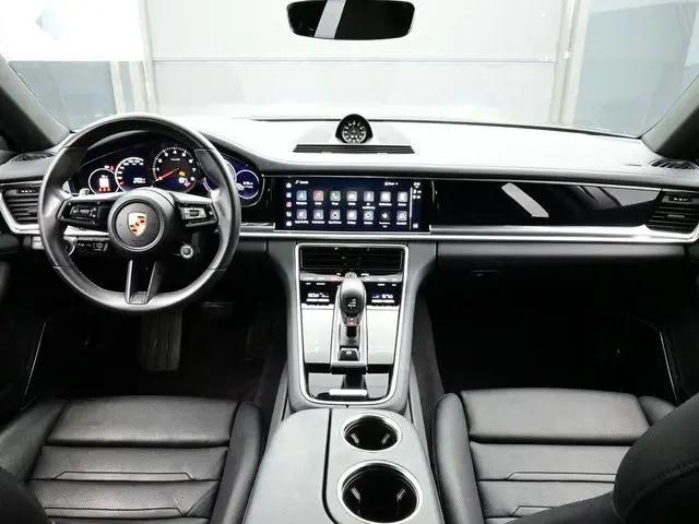 2023 Porsche Panamera 4