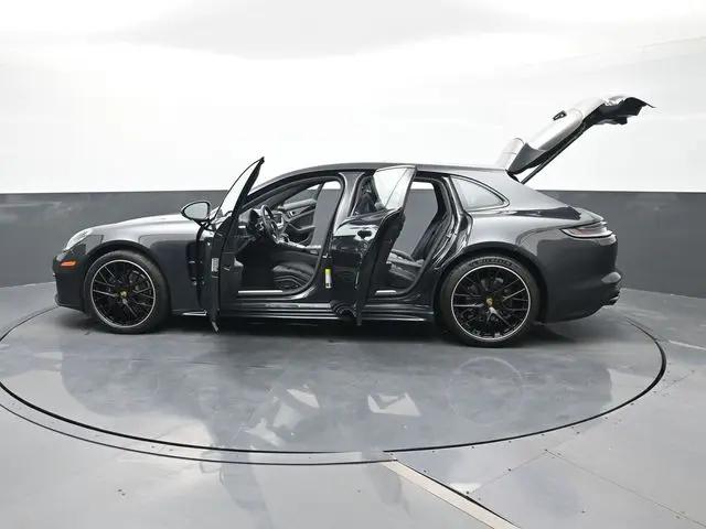 2023 Porsche Panamera 4
