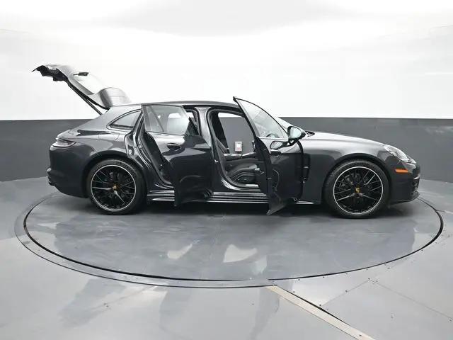 2023 Porsche Panamera 4