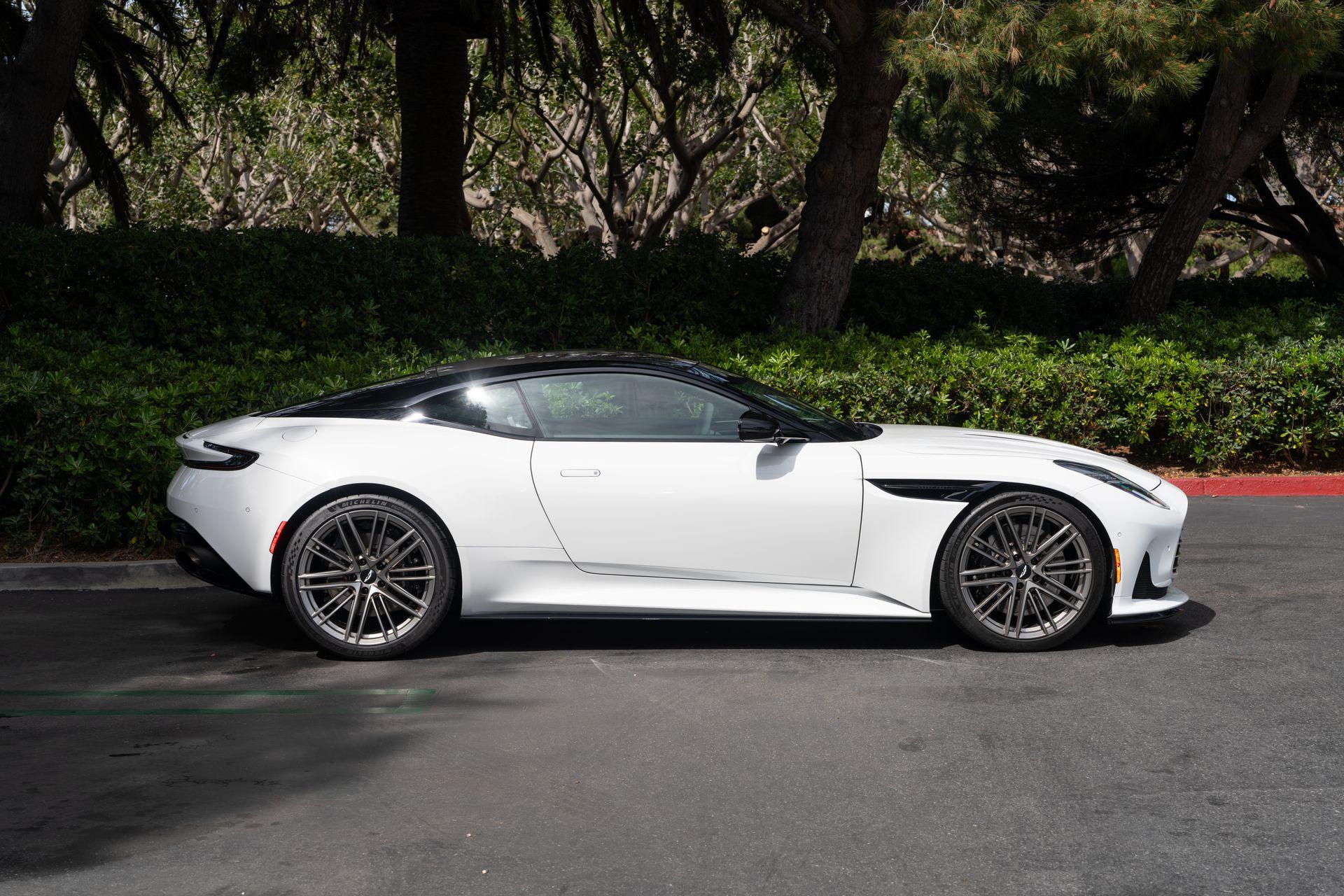 Aston Martin 2024 DB12 