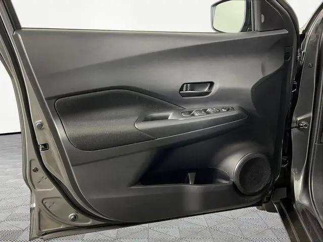 2024 Nissan Kicks S Xtronic CVT
