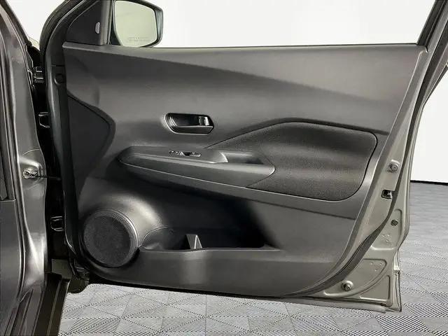 2024 Nissan Kicks S Xtronic CVT
