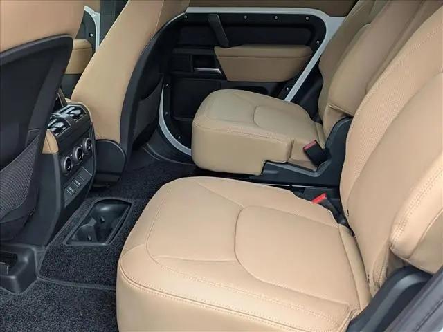 2026 Land Rover Defender P400 X-Dynamic SE
