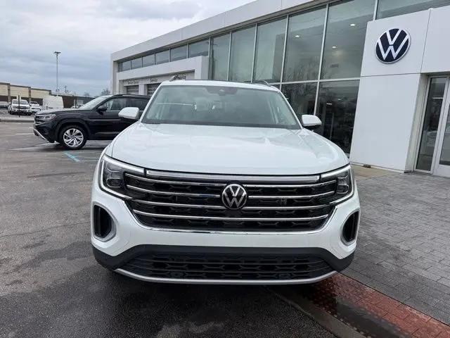 2026 Volkswagen Atlas SE with Technology