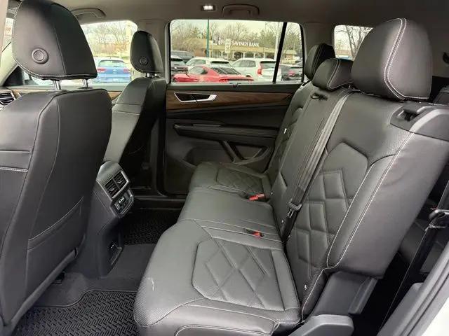 2026 Volkswagen Atlas SE with Technology