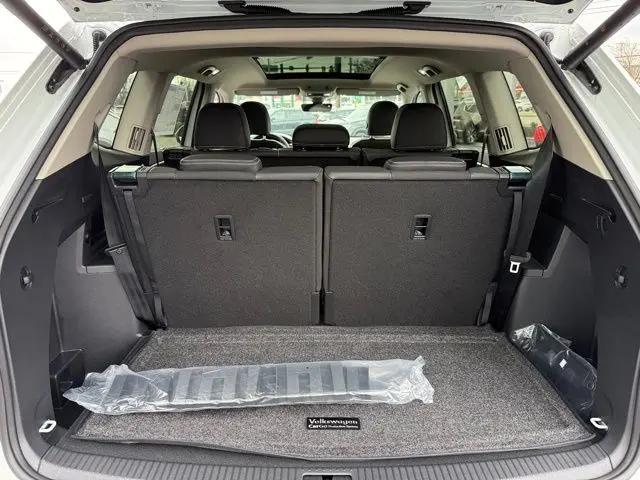 2026 Volkswagen Atlas SE with Technology