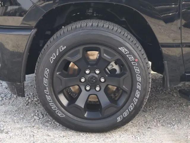2026 Ram 1500 Express Quad Cab 4x4 64 Box