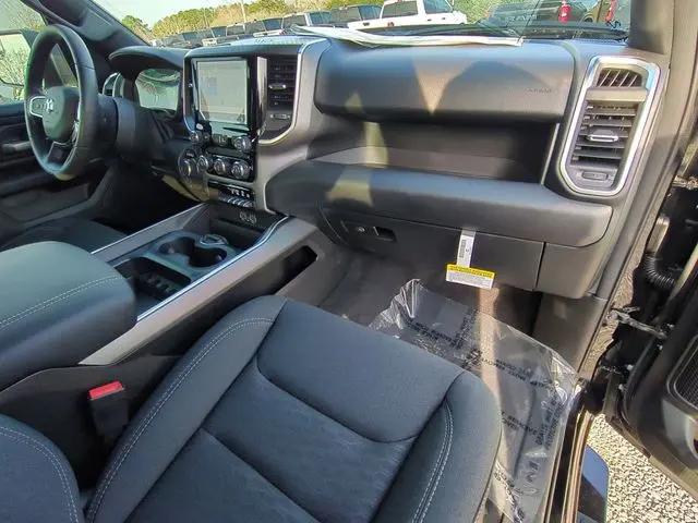 2026 Ram 1500 Express Quad Cab 4x4 64 Box
